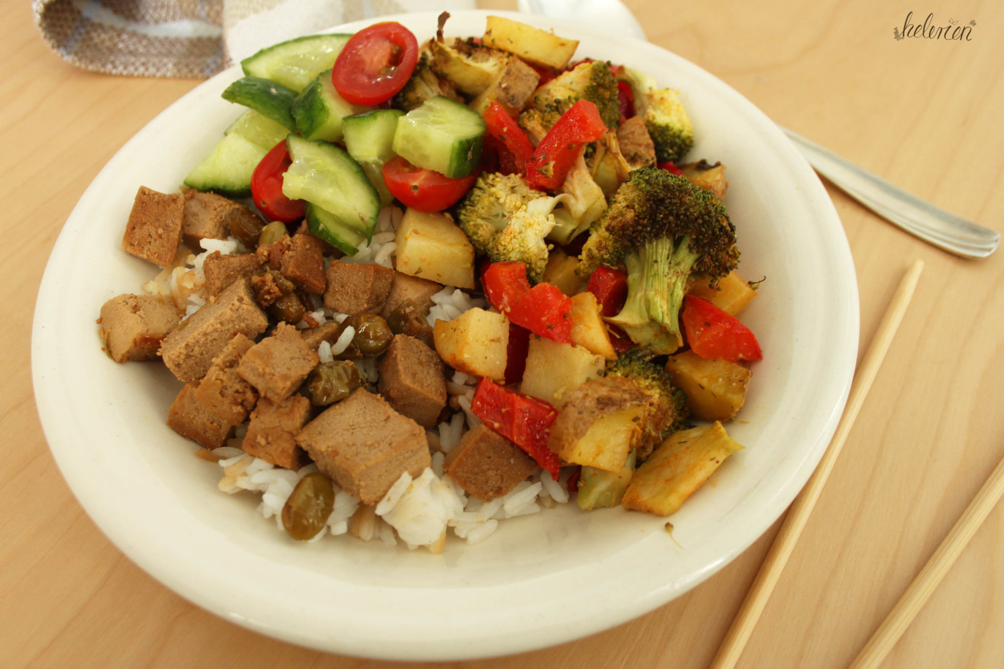 Teriyaki Tofu mit Ofengemüse und Reis – helerien